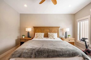 5 Schlafzimmer, Bügeleisen/Bügelbrett, WLAN, Bettwäsche