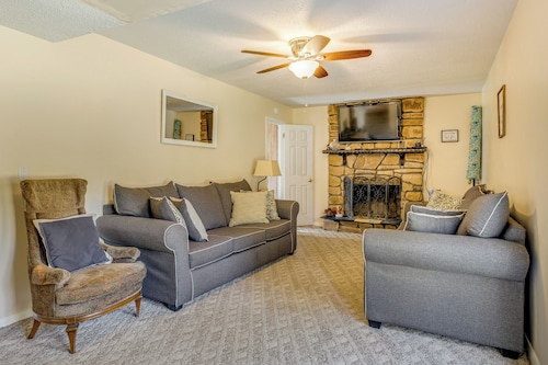 1 Mi to MCAS New River: Peaceful Home w/ Patio