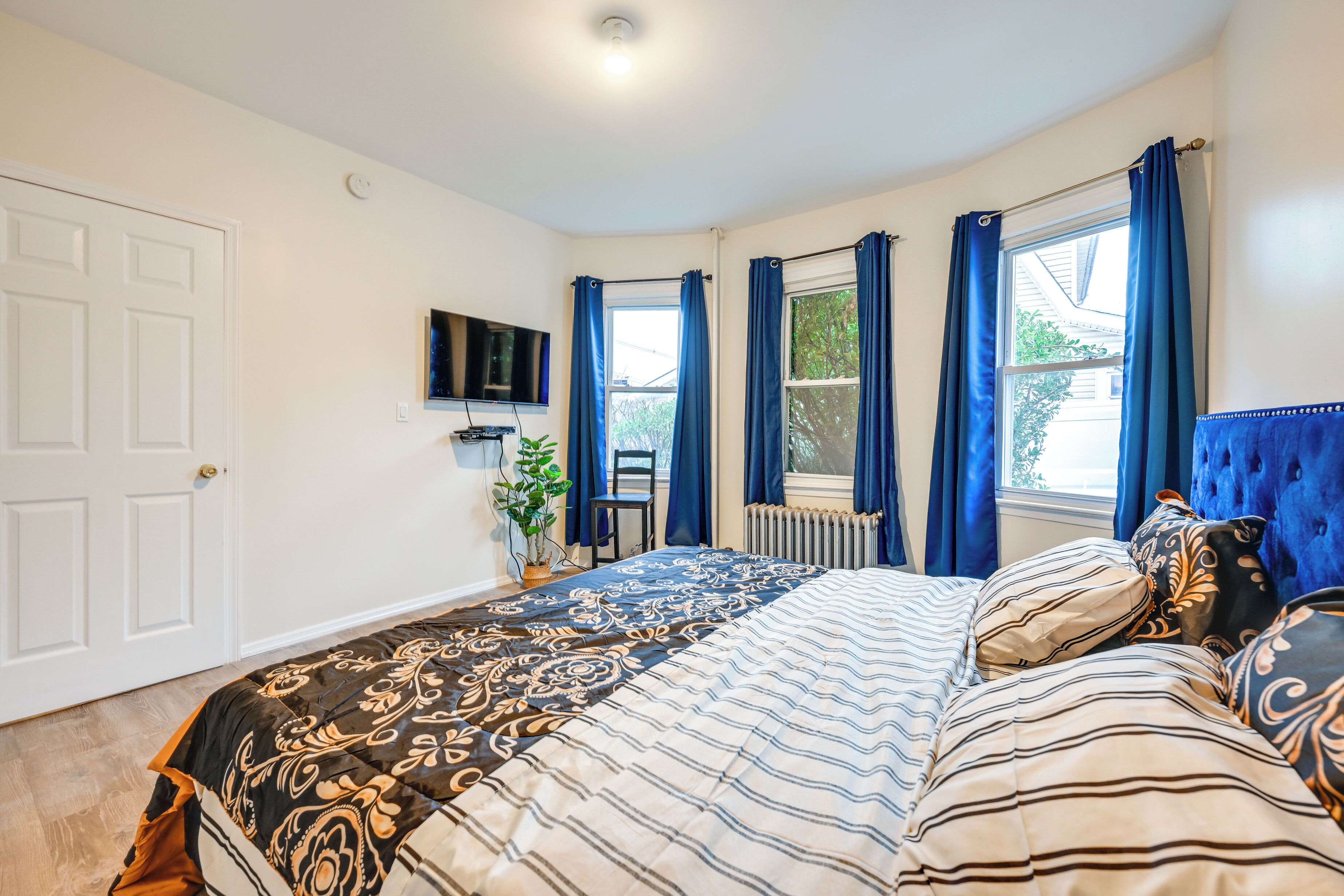 4 chambres, fer et planche à repasser, Wi-Fi, draps fournis