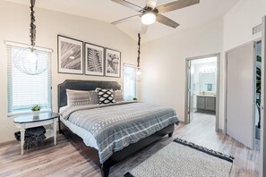 6 habitaciones, tabla de planchar con plancha, cuna de viaje y wifi 