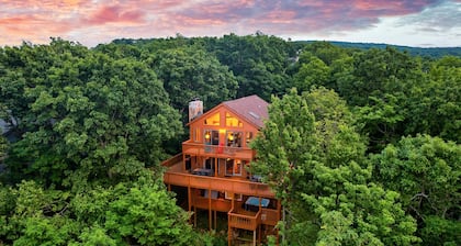 Amazing Views! 2 Fireplaces • Hot Tub • Pool Table • Foosball • Arcade • Grill