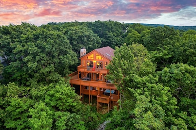 Mountain Cabin · Hot Tub · Pool Table · Ridge Views · Grill · Arcade · Hiking