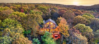 Amazing Views From 3 Decks! Hot Tub - Pool Table - Games - Grill - Gazebo - WIFI