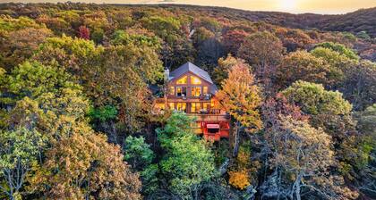 Amazing Views From 3 Decks! Hot Tub - Pool Table - Games - Grill - Gazebo - WIFI