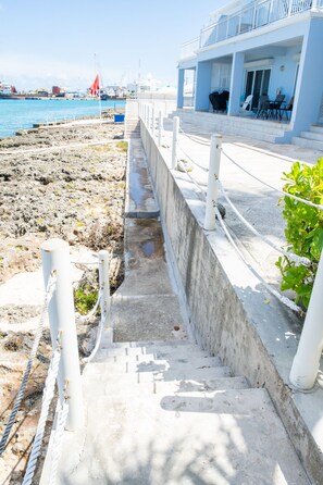 Property grounds - Waterfront with gorgeous views and direct access to the sea and George Town! (George Town)