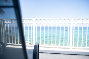 Property grounds - Waterfront with gorgeous views and direct access to the sea and George Town! (George Town)
