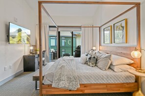 2 Schlafzimmer, hochwertige Bettwaren, Schreibtisch