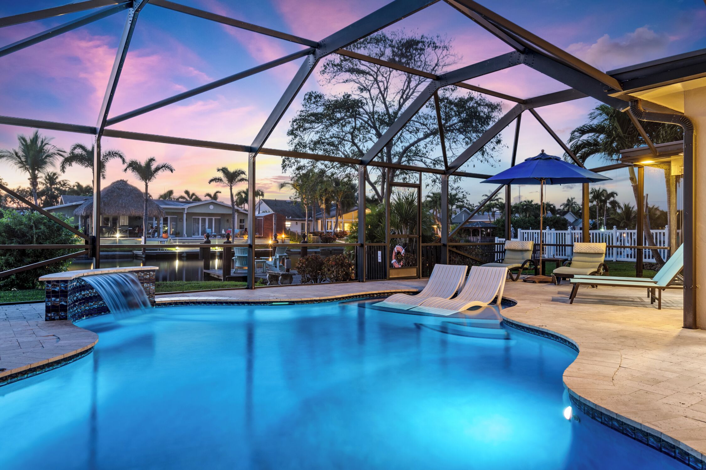 Een verwarmd zwembad