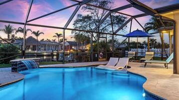 Een verwarmd zwembad