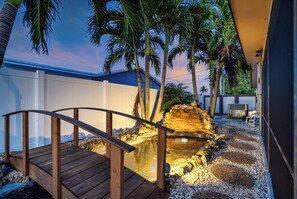 Terrace/patio - VacationSunwind:Delray Bch home! SW Pool, Fish, Dock, Water front, Close to Bch (DELRAY BEACH)