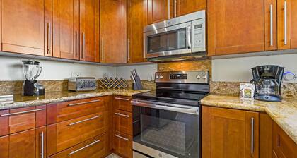Spacious Lanai Retreat: Kapalua Maui's Golf Villa with Breathtaking Views 14T 1-2