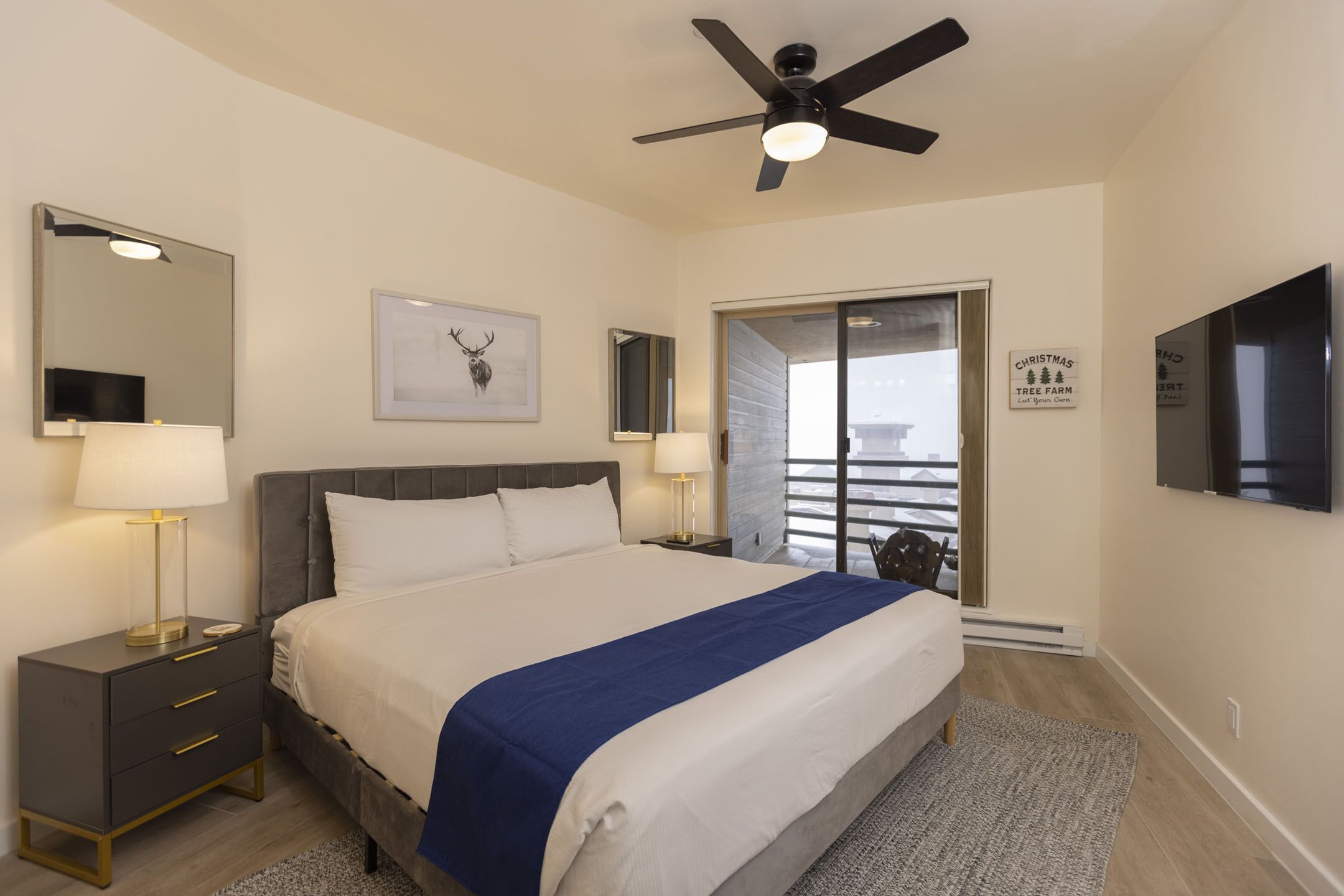 The Seasons Condo at Lift 4 - Eolus 720 Penthouse