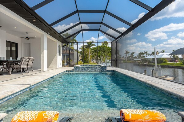 A heated pool - NEW! Heated Pool&Spa, Tiki Hut, Kayaks, - Just South of Heaven! - Villa Cielo Sur - Roelens (Cape Coral)