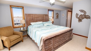 5 bedrooms, desk, iron/ironing board, free WiFi
