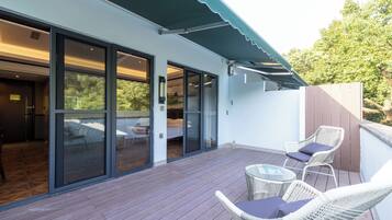 Executive Studio Suite | Terrace/patio