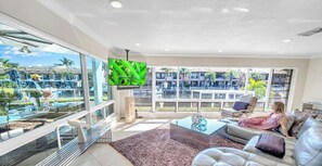 Smart TV, books, stereo