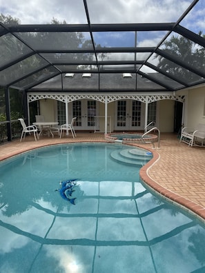 Outdoor pool - Quiet Private Guest House (North Fort Myers)