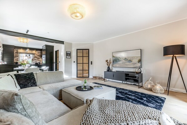 Imagen sin descripción, 1 de 33, botón