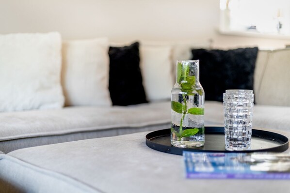 Unclassified image, 1 of 33, button