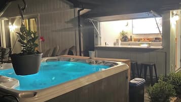 Bain à remous extérieur