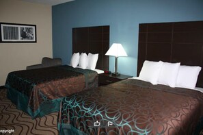 Classic Double Room | Blackout drapes, iron/ironing board, free WiFi, bed sheets