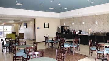 Desayuno continental incluido todos los días