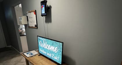 Moonlit Midnight Room - READ DESCRIPTION, FREE coffee, pets welcome!