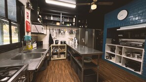 Microwave, dishwasher, coffee/tea maker, toaster - Historic homestead on 60 acres, private golf course, sleeps 40+ (Penrose)
