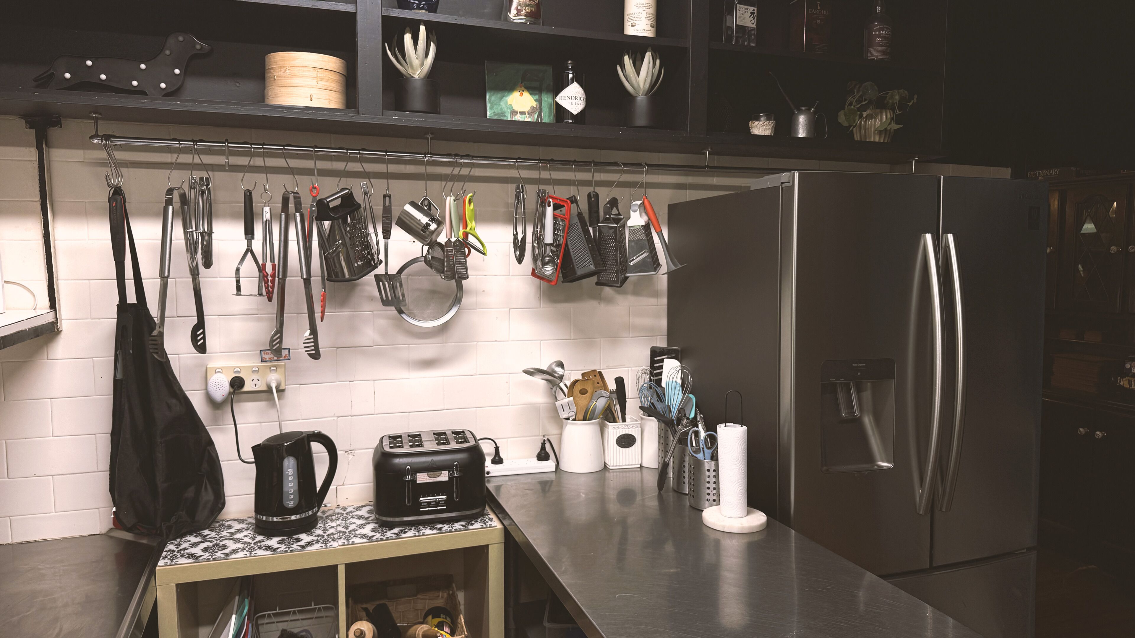 Microwave, dishwasher, coffee/tea maker, toaster