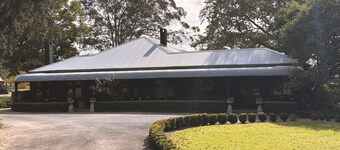 Historic homestead on 60 acres, private golf course, sleeps 40+