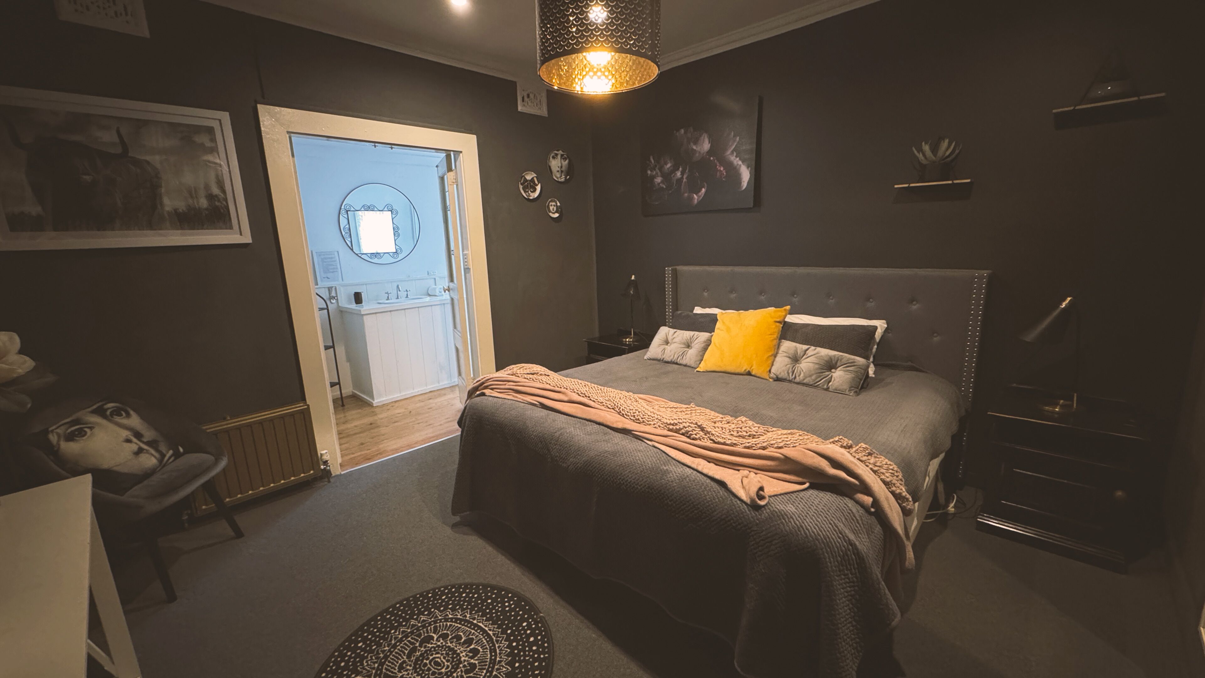 14 bedrooms, WiFi, bed sheets