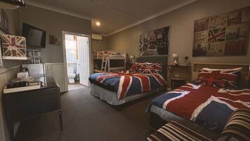 14 bedrooms, WiFi, bed sheets