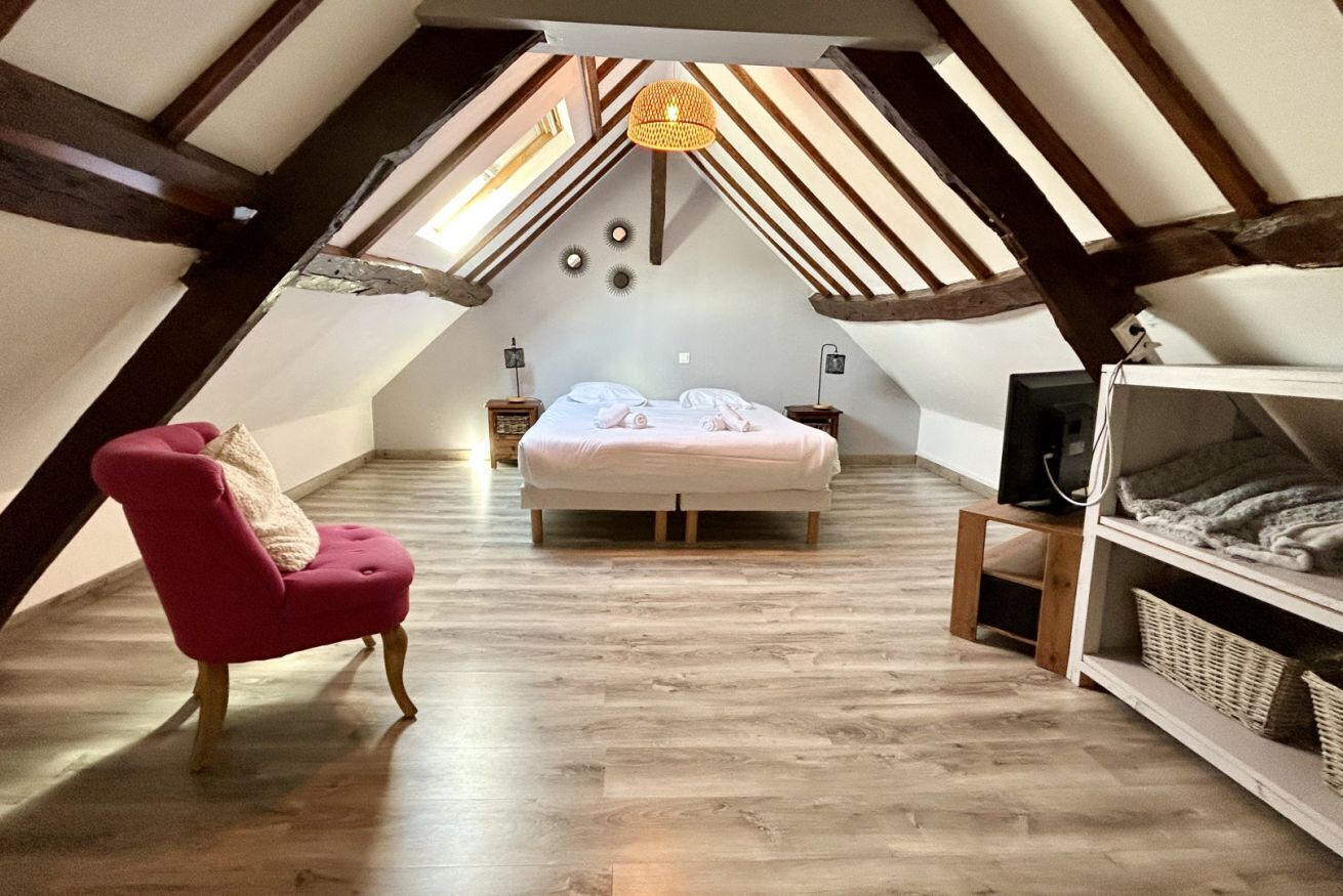 2 habitaciones, tabla de planchar con plancha, cuna de viaje y wifi 