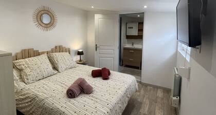 Charmante Petite Maison Pour Deux Personnes Avec Terrasse Privée