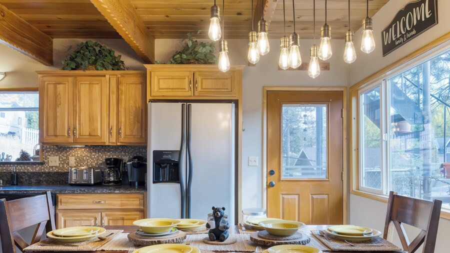 Lakeside in Bearadise by Avantstay Gorgeous Mountain Cabin in Boulder Bay!