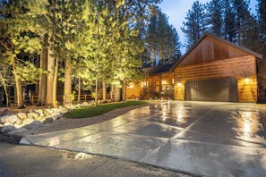 House (4 Bedrooms) | Front of property