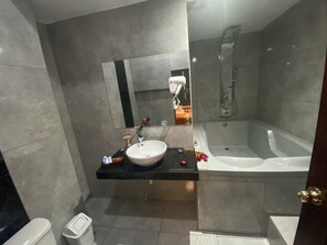 Bathroom - Manantial Hostal No.004 (Lima)