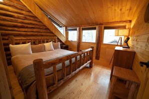 3 bedrooms, free WiFi, bed sheets - The Airstrip / Custom Hot Tub (Talkeetna)