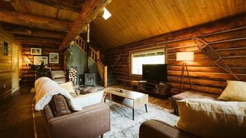 TV, fireplace, stereo