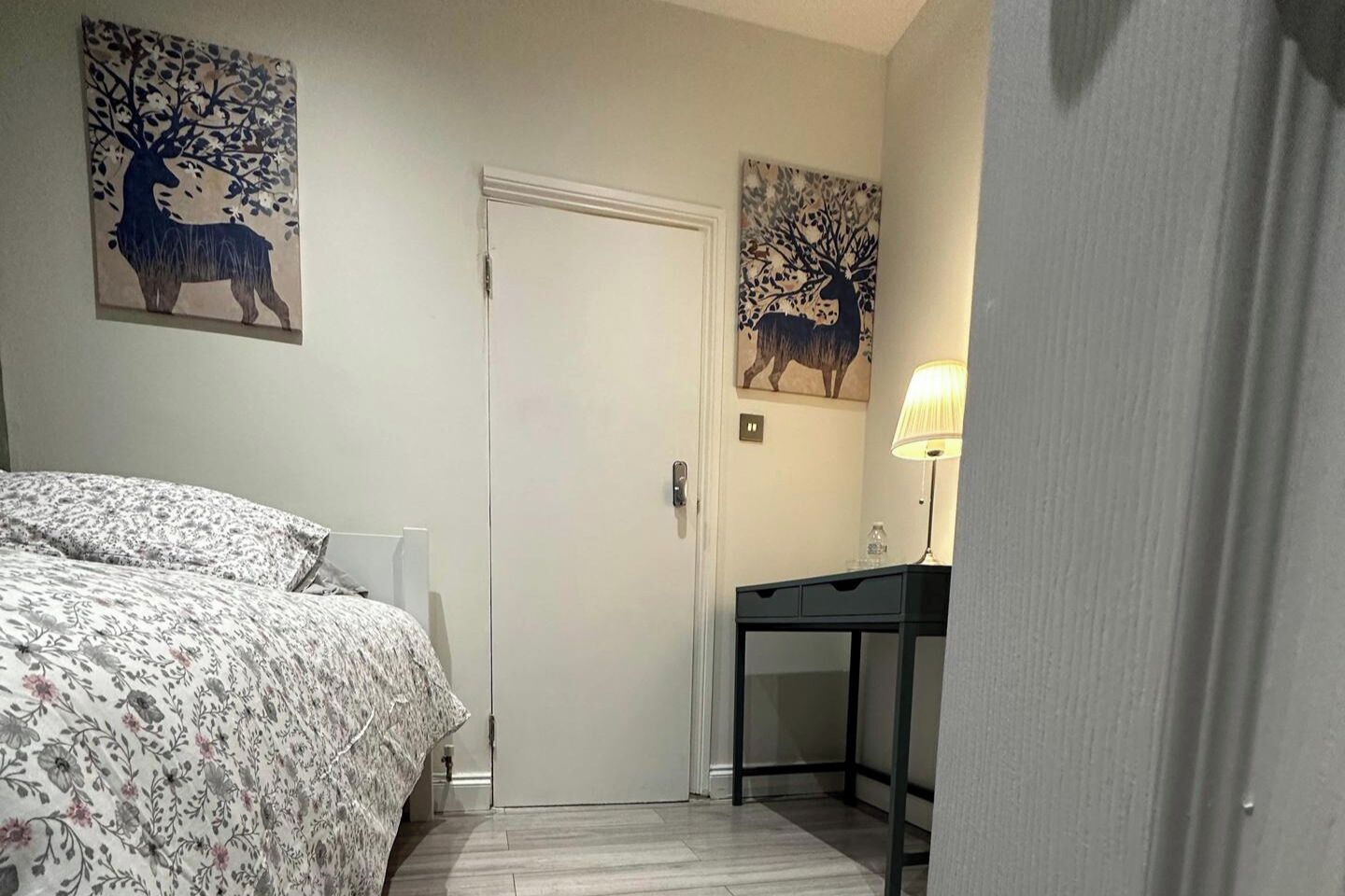 1 غرفة نوم ومكواة/لوح كي وواي فاي وملاءات أسرّة