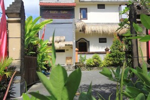 숙박 시설 정면