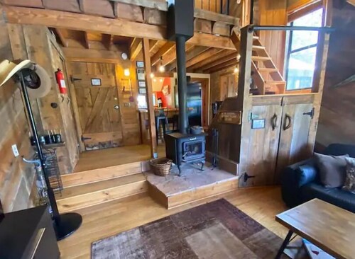 Mountain View Cabin with two decks and incredible views