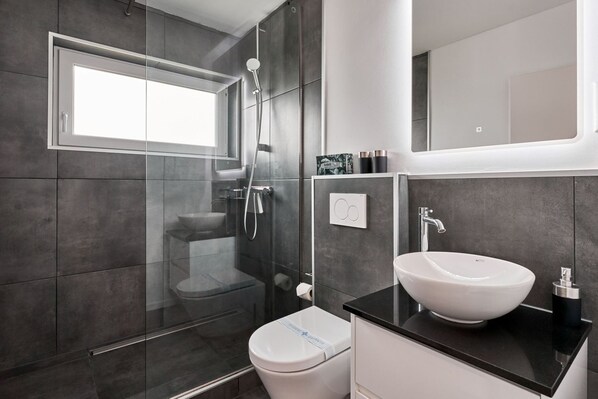 Imagen sin descripción, 1 de 28, botón