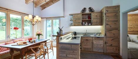 Réfrigérateur, four, plaque de cuisson, lave-vaisselle