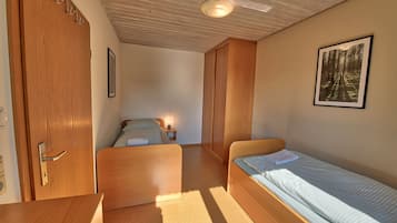 2 habitaciones, tabla de planchar con plancha y wifi gratis