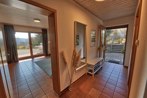 Haus Ersfeld – Gartenwohnung mit Privatterrasse, Gemeinschaftsgarten und WLAN