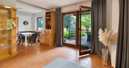Haus Ersfeld – Gartenwohnung mit Privatterrasse, Gemeinschaftsgarten und WLAN