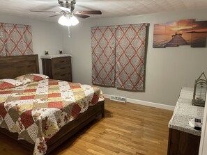 3 chambres, bureau, Wi-Fi gratuit, draps fournis