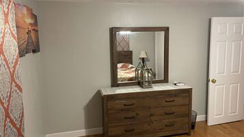 3 chambres, bureau, Wi-Fi gratuit, draps fournis