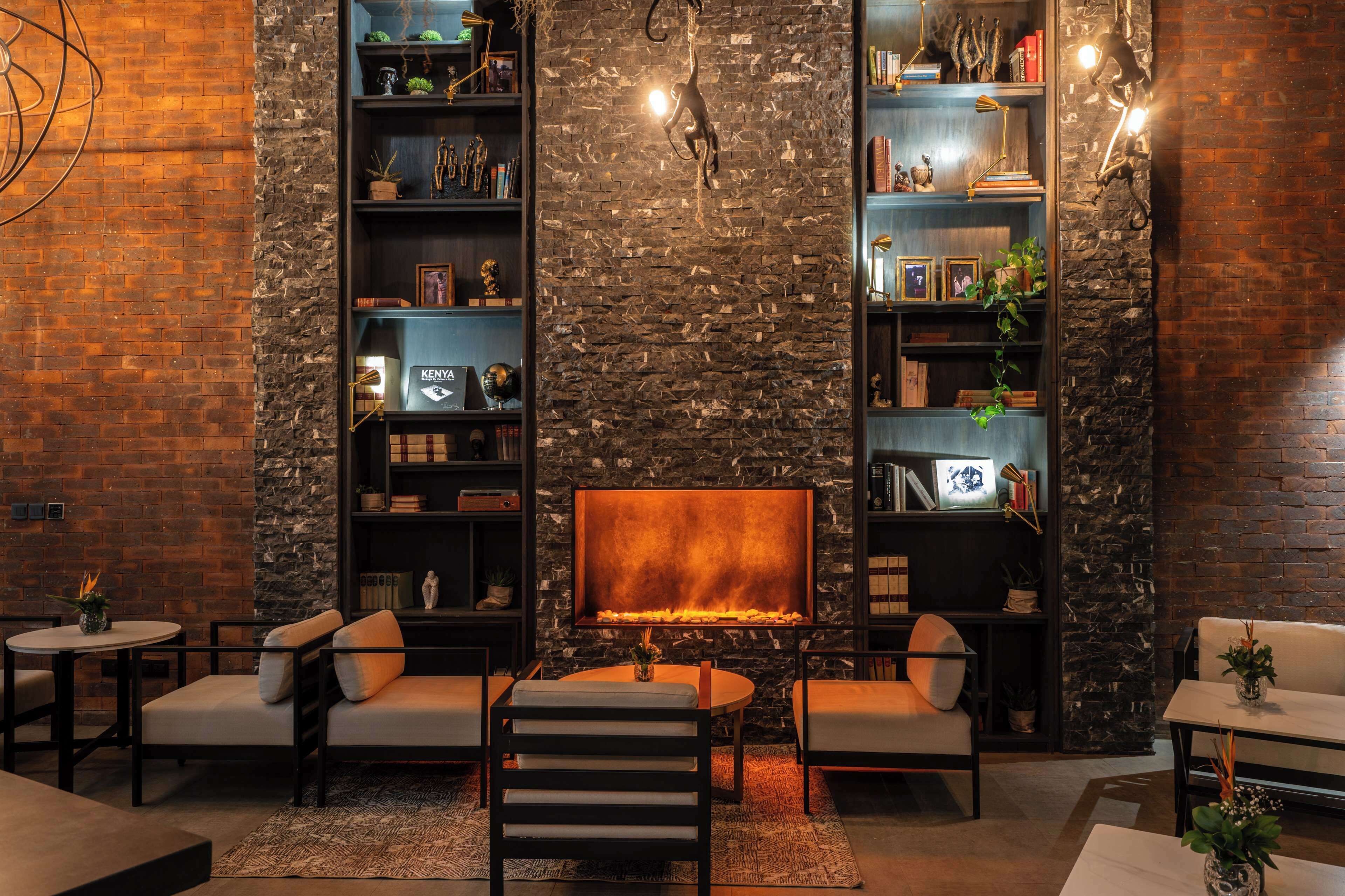3 bars/lounges